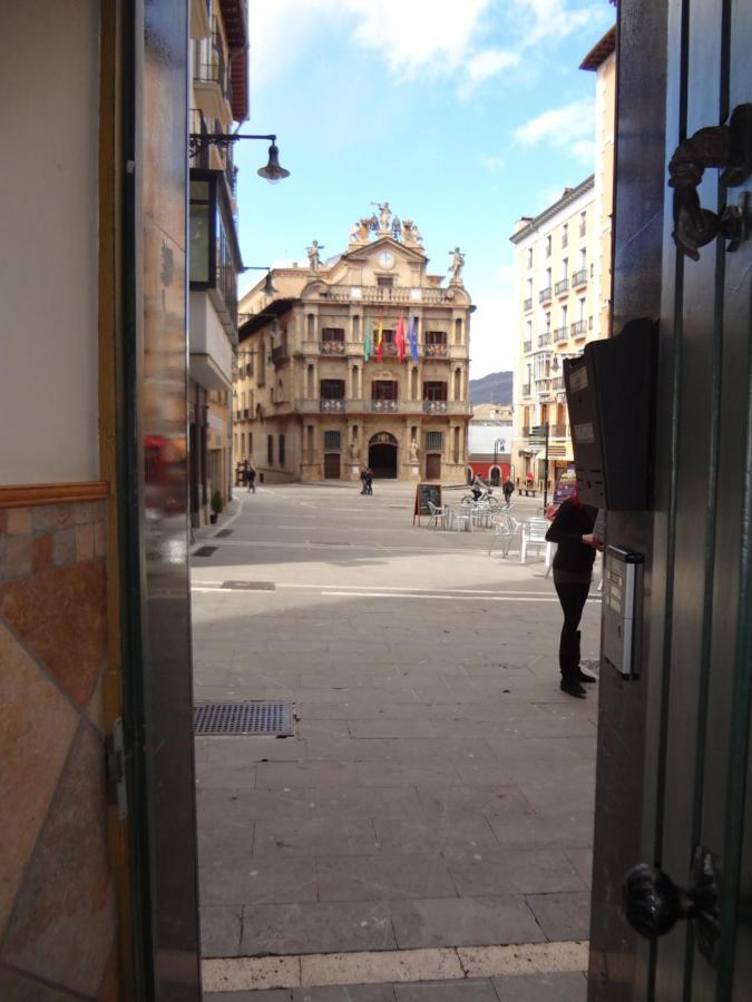 Atico en la Plaza del ayuntamiento Apartamento Pamplona Exterior foto